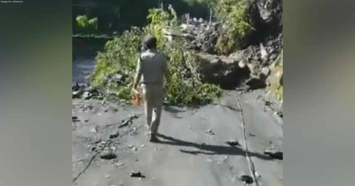 Uttarakhand: Arakot-Himachal Pradesh Road blocked due to landslide